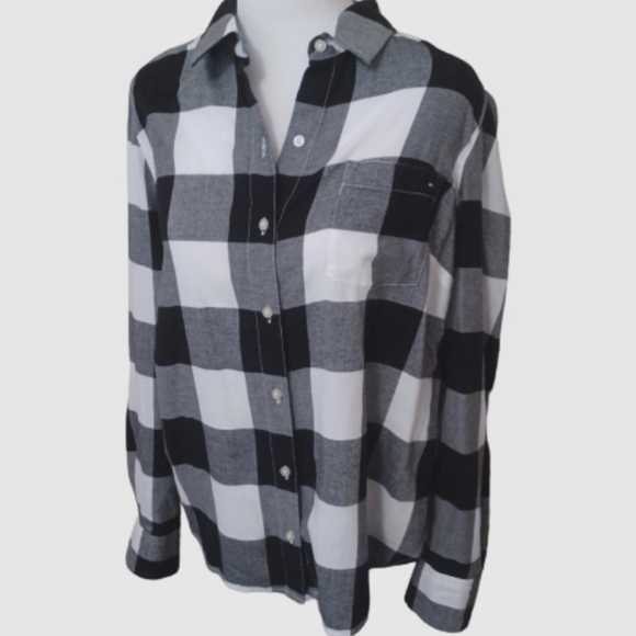 NWT Tommy Hilfiger Plaid Button Down Women's size Small - Picture 11 of 11